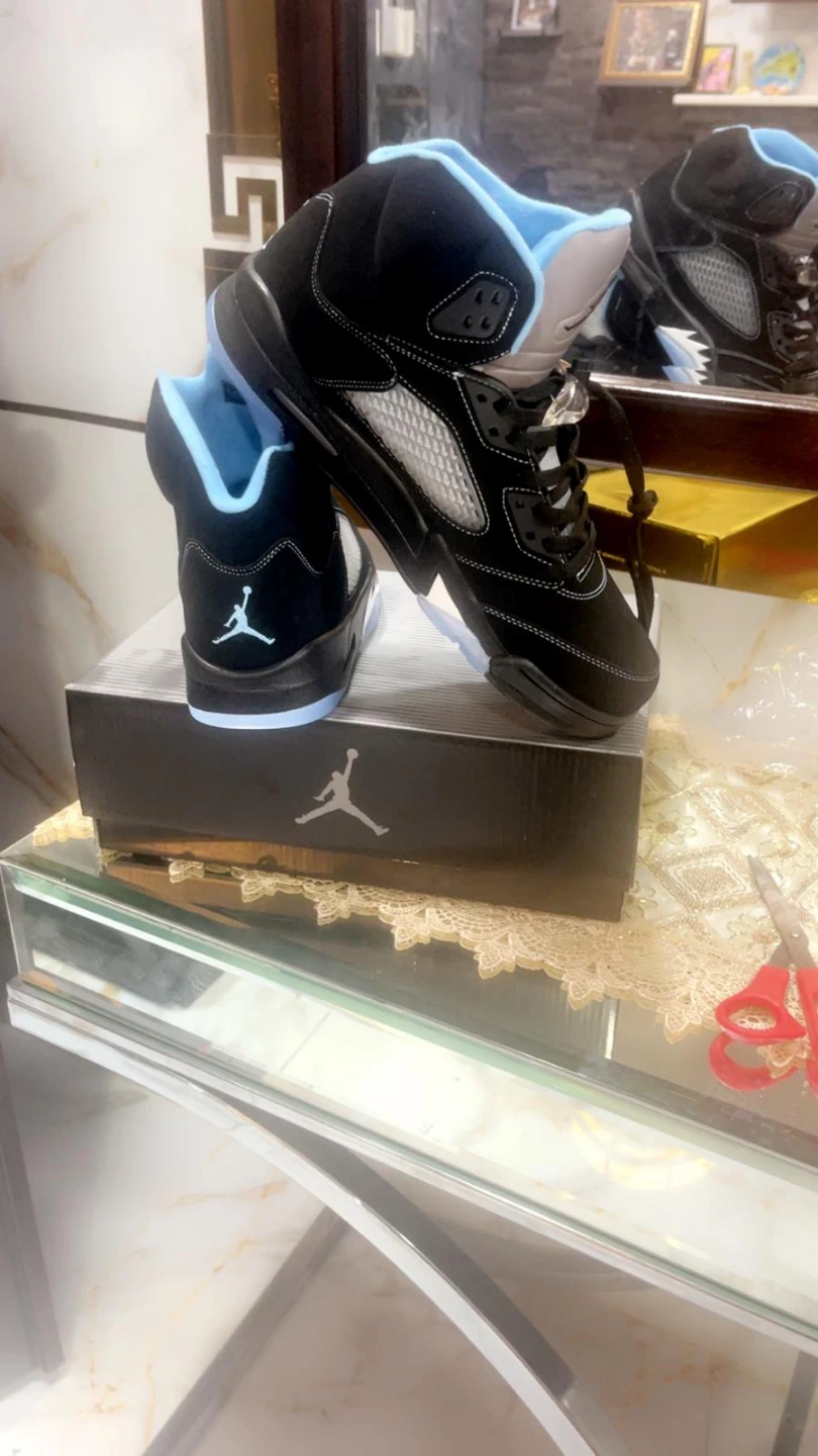 Air Jordan 5 Retro Sneakers - photo 5