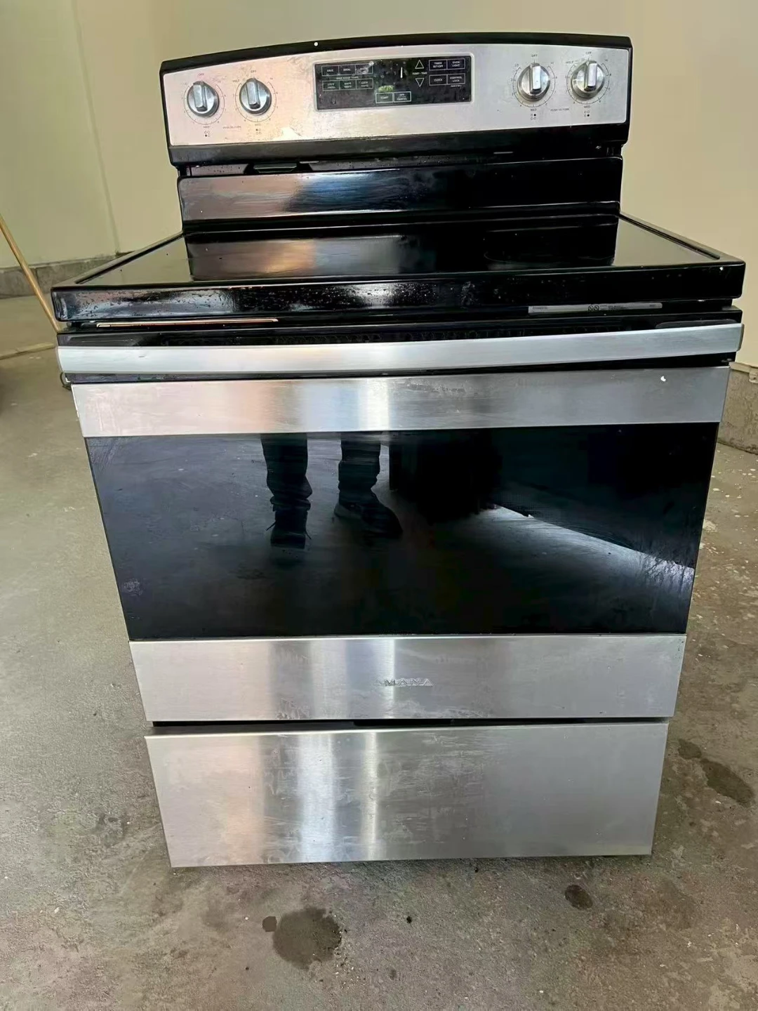 Amana 30-inch Stainless Steel Electric Range