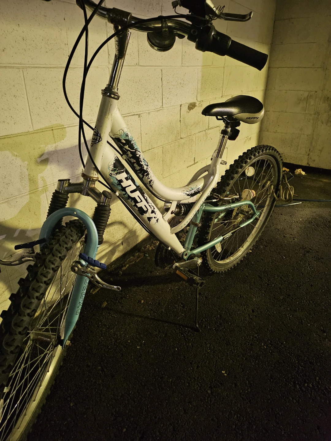 Huffy Avarice Mountain Bike - photo 2