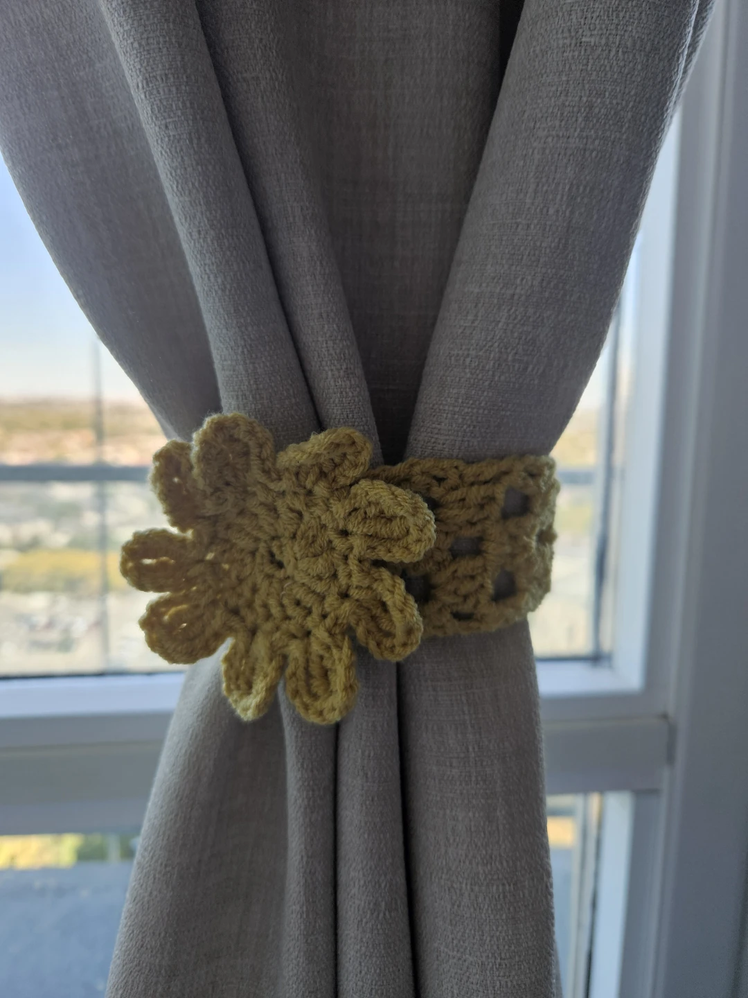 Crochet curtain holders