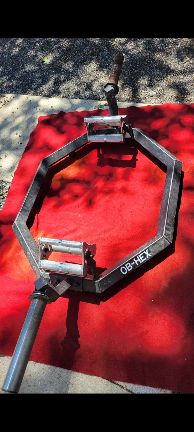 VALOR FITNESS. HEX BAR WITH 3 DIFFERENT SIZE HANDLES. SOME RUST