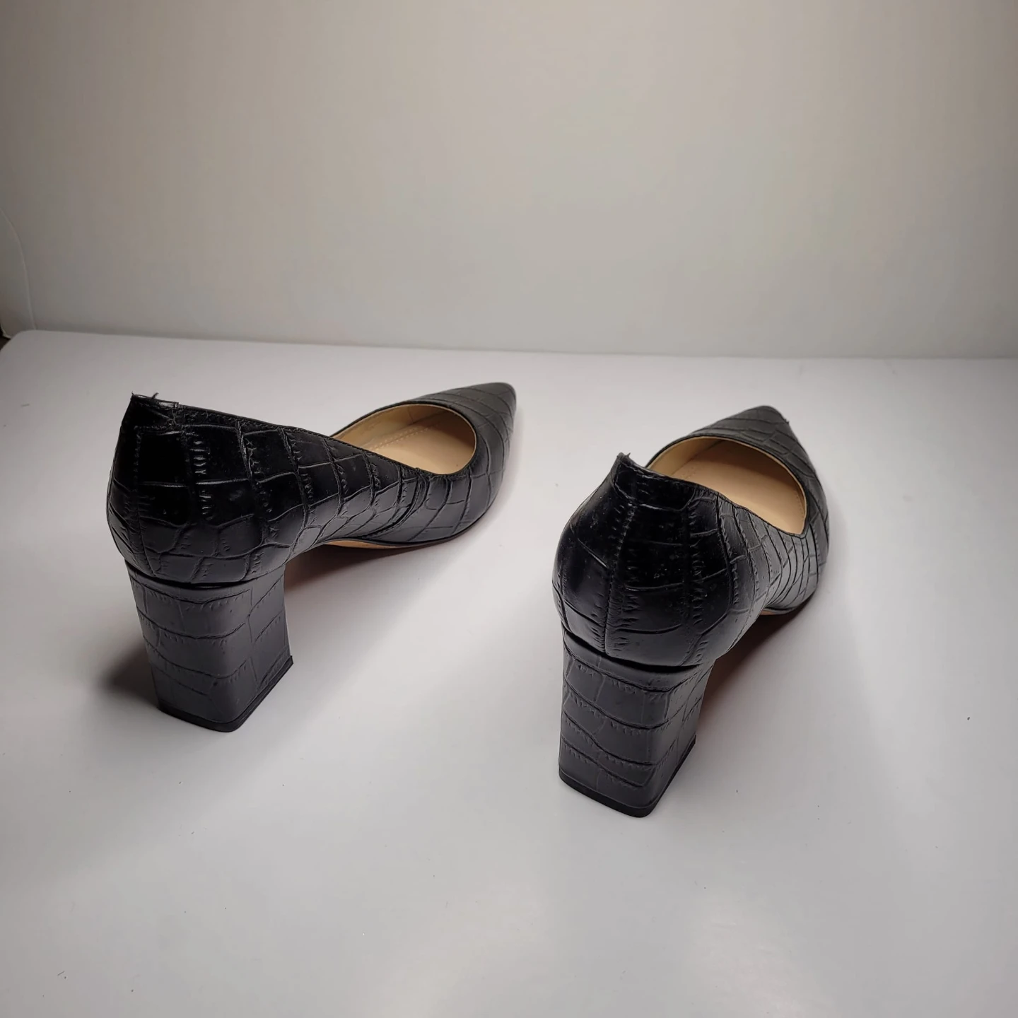 Marc Fisher black crocodile embossed block heels - photo 3