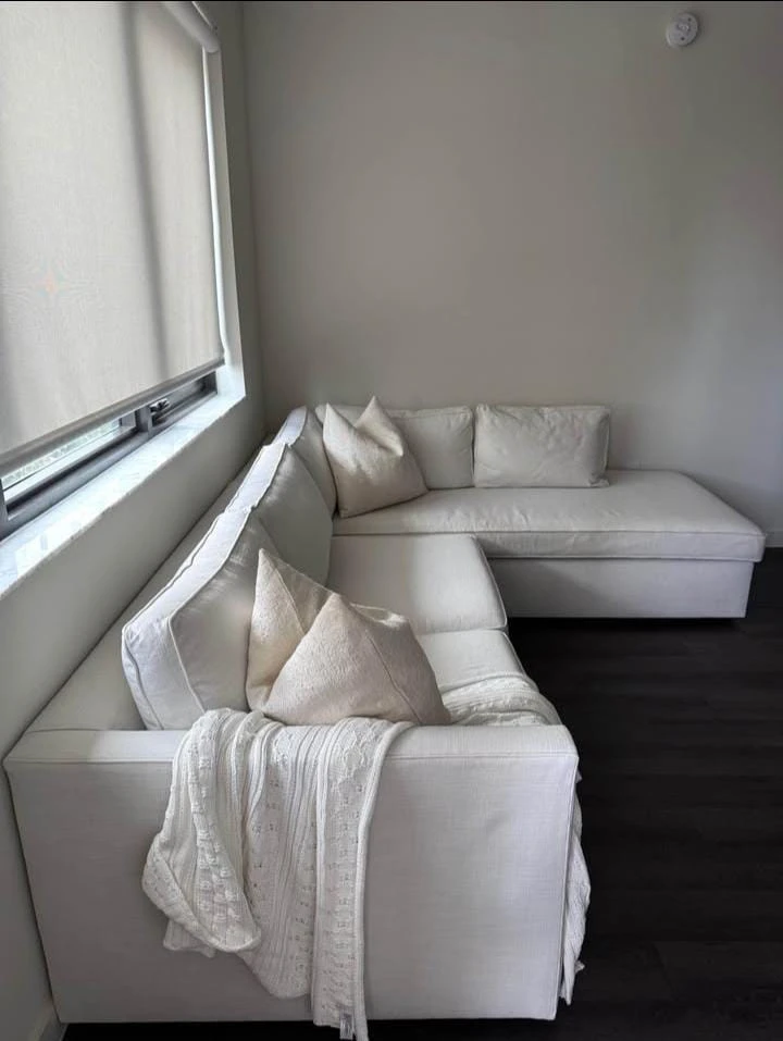 Couch - photo 3