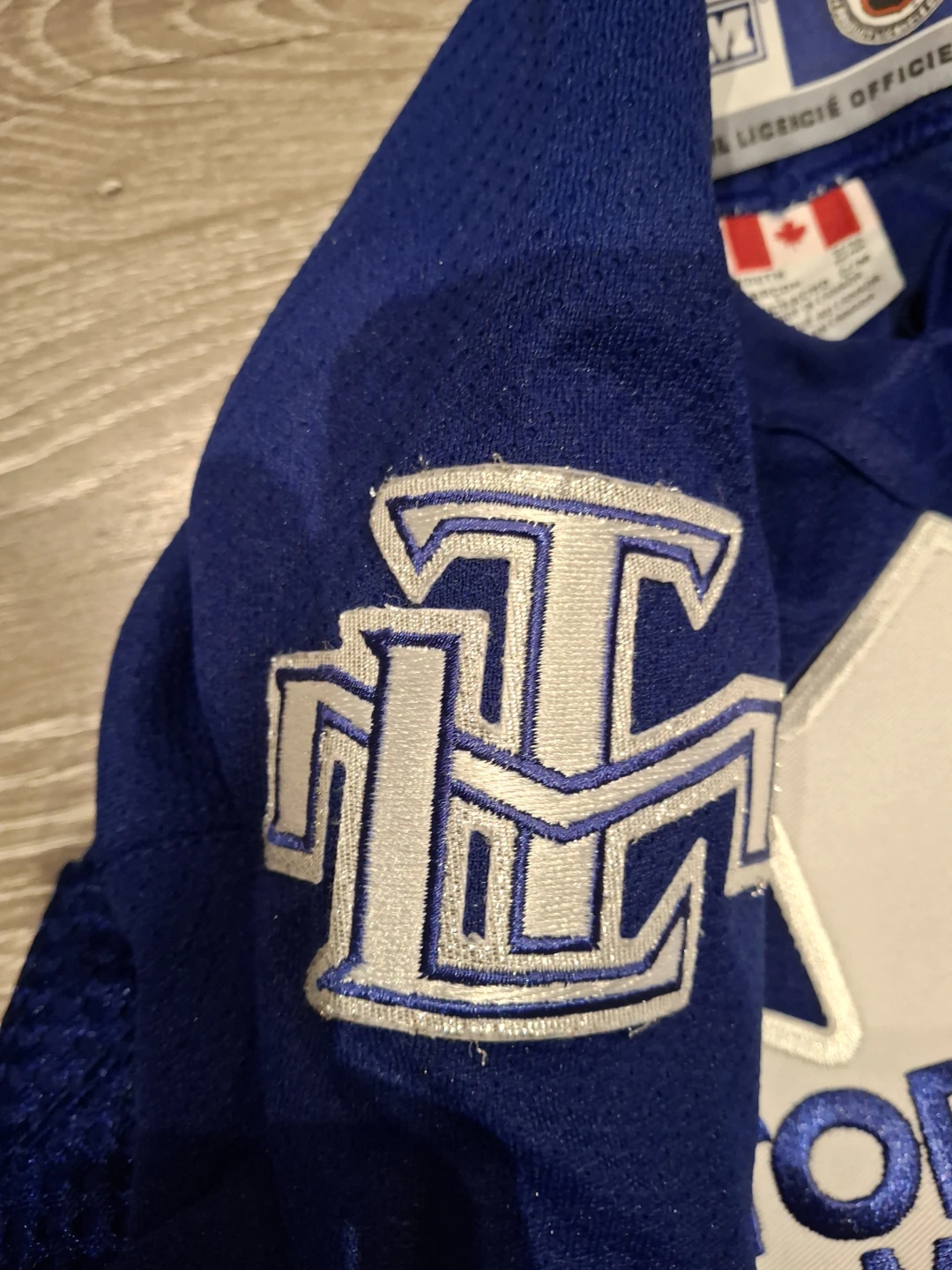 Toronto Maple Leaf youth jersey - photo 2