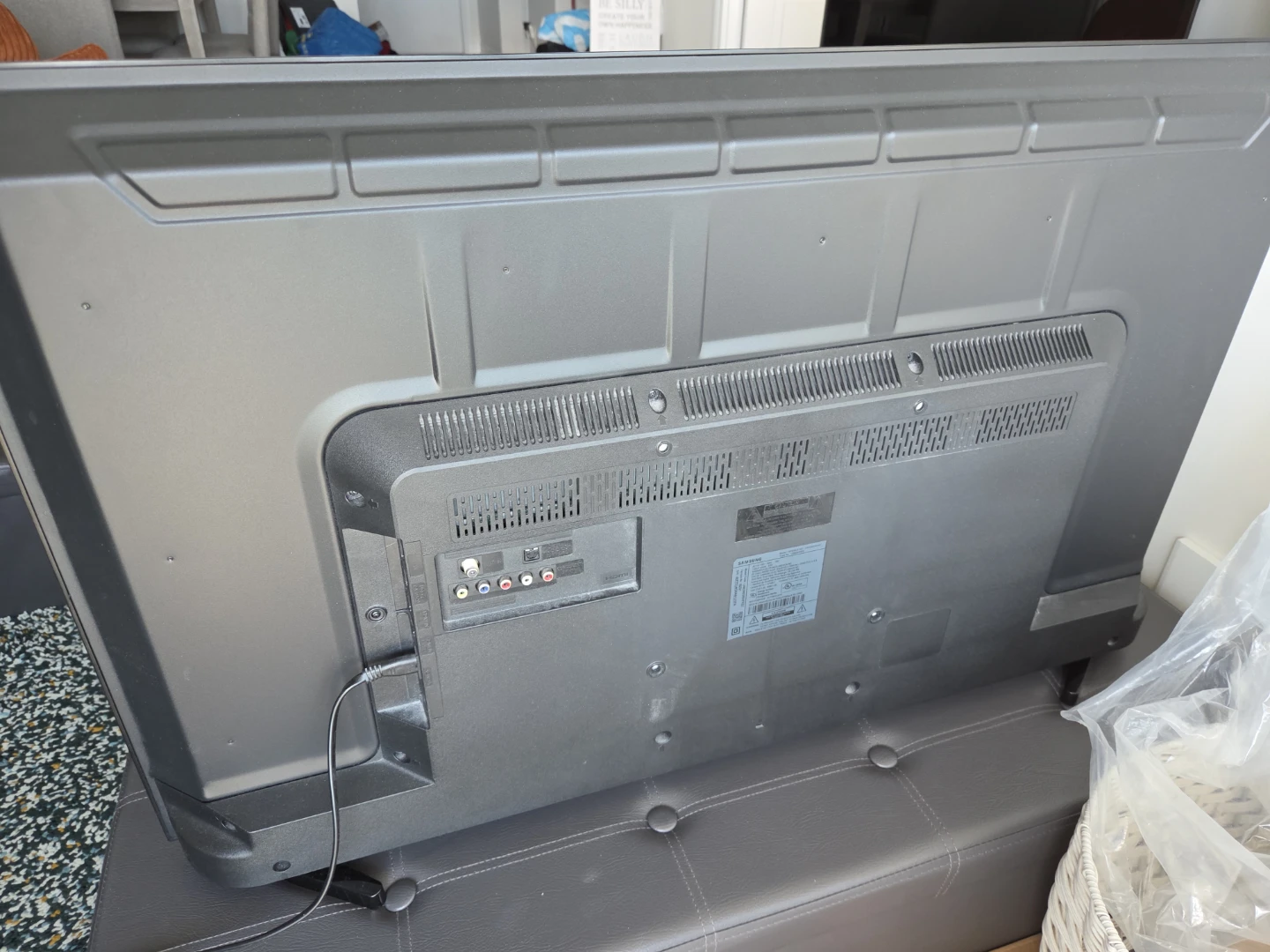 Samsung Flat Screen TV - photo 3