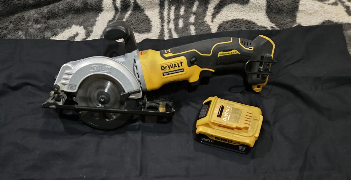 DeWalt 20V Brushless Circular Saw with 5Ah Battery