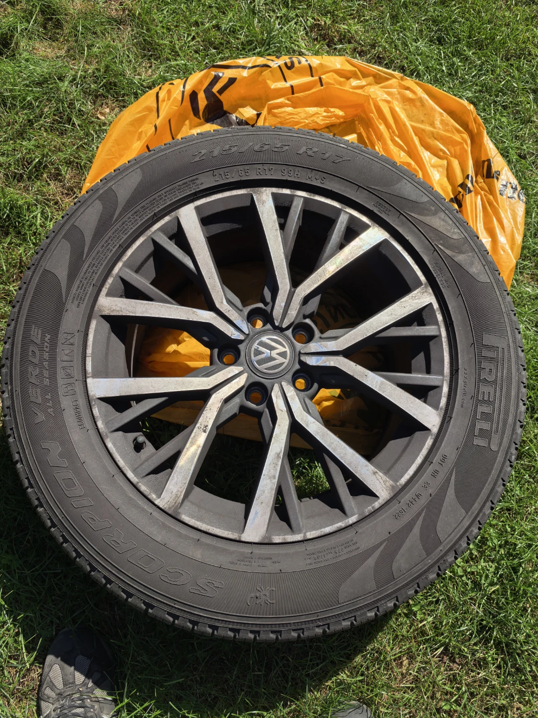 Volkswagen Wheels with Pirelli Scorpion Tires - photo 2