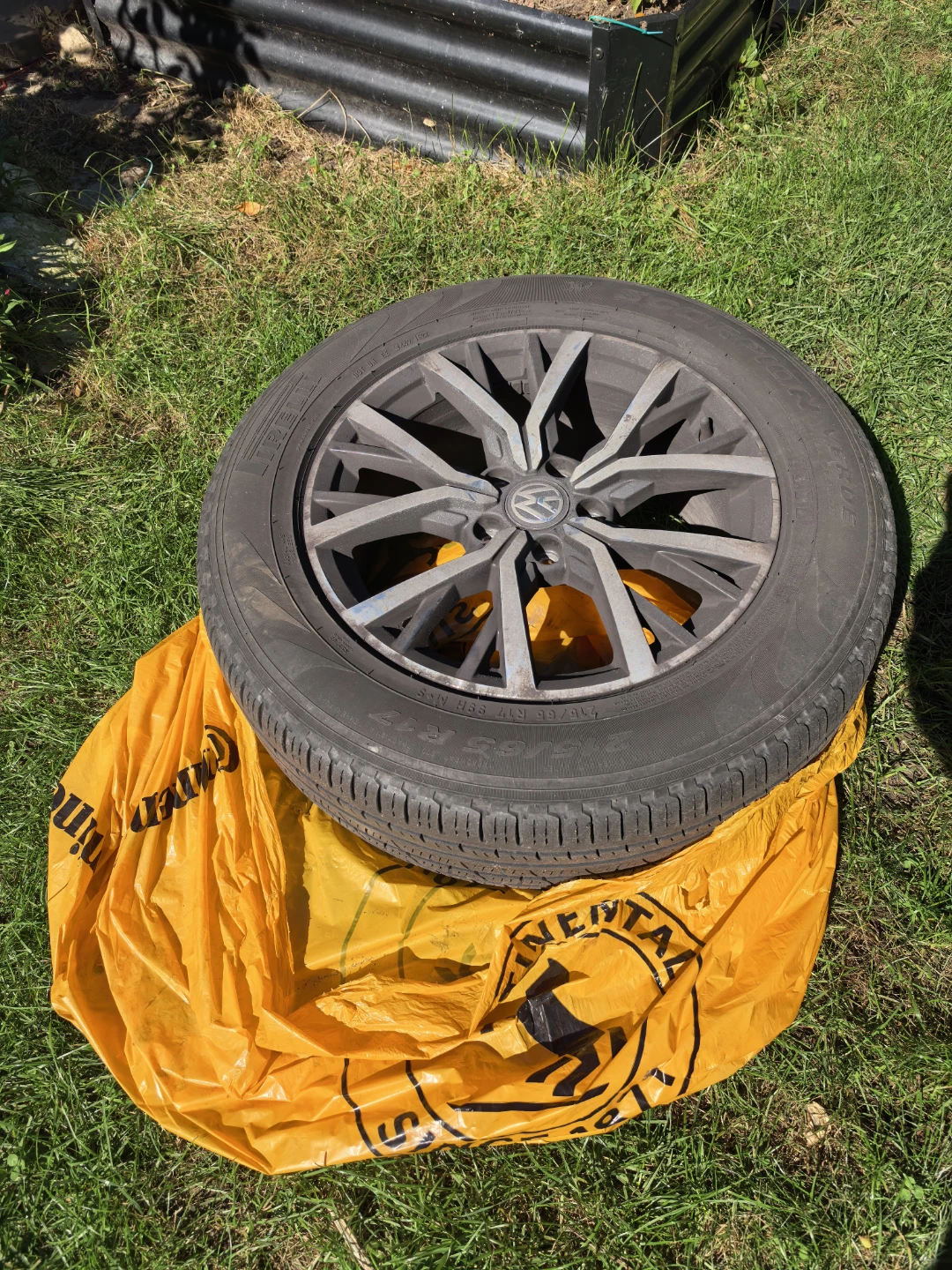 Volkswagen Wheels with Pirelli Scorpion Tires - photo 3