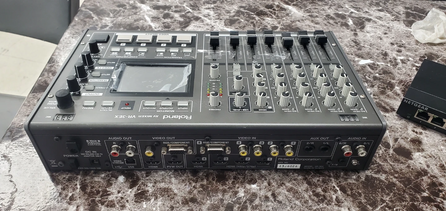 Roland VR-3EX AV Mixer - photo 2