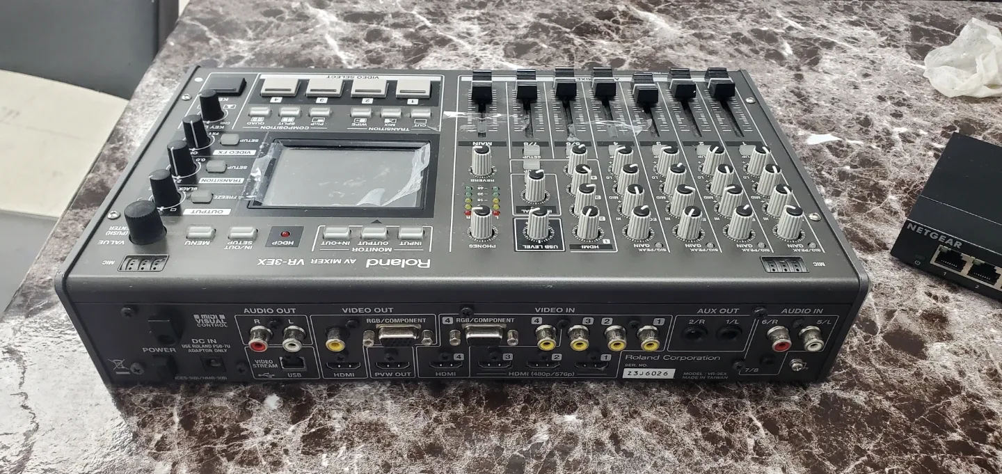 Roland VR-3EX AV Mixer - photo 2