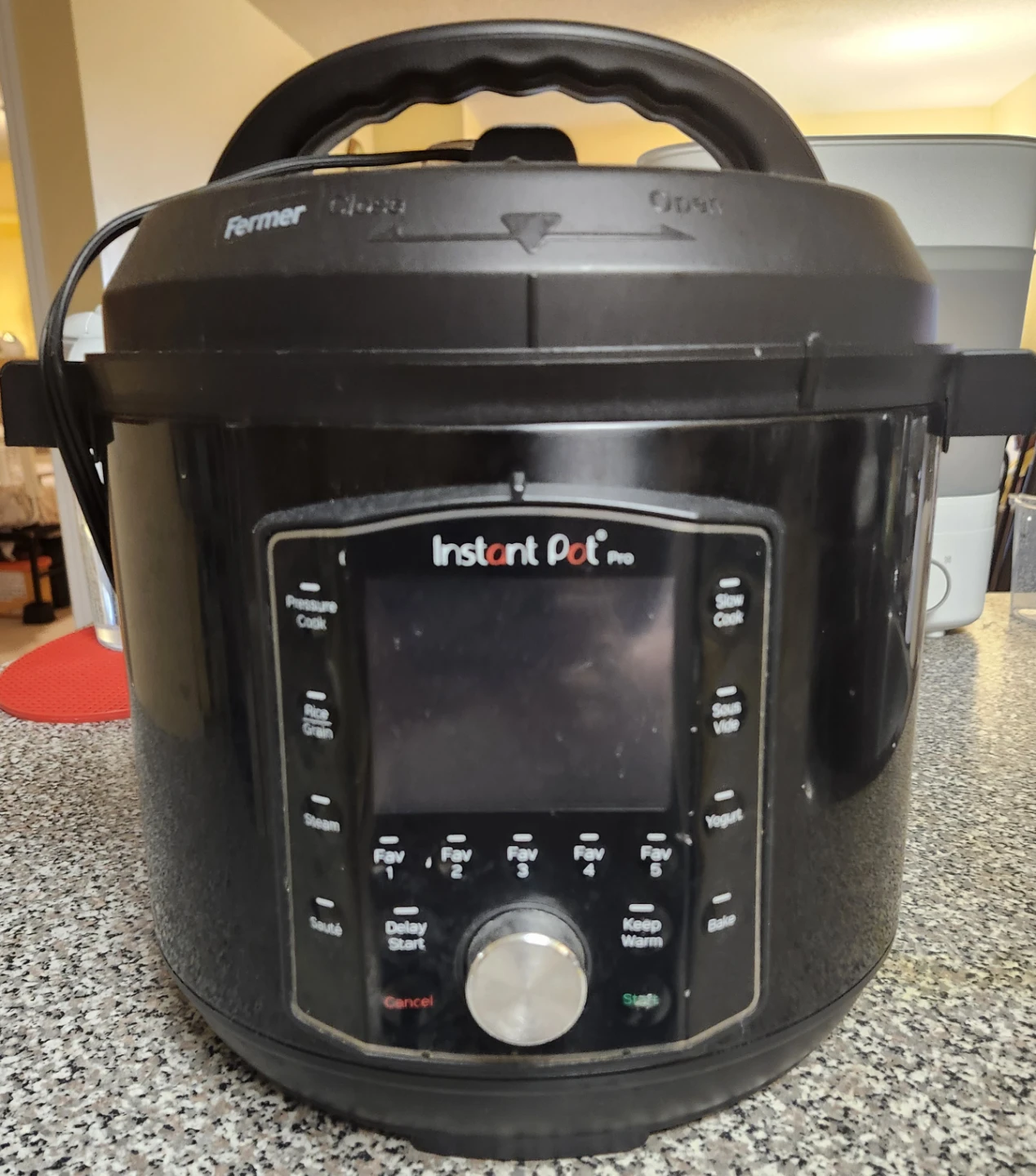 Instant Pot Pro Multicooker