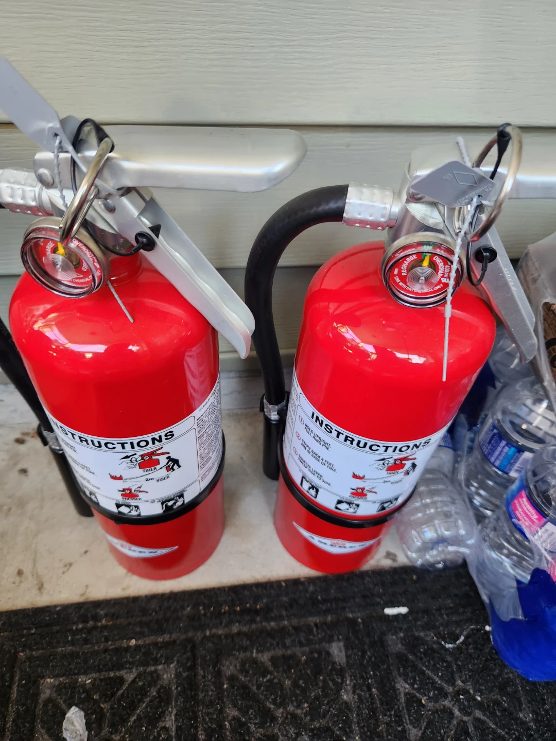 2 Amerex 5lb Fire Extinguishers - photo 2