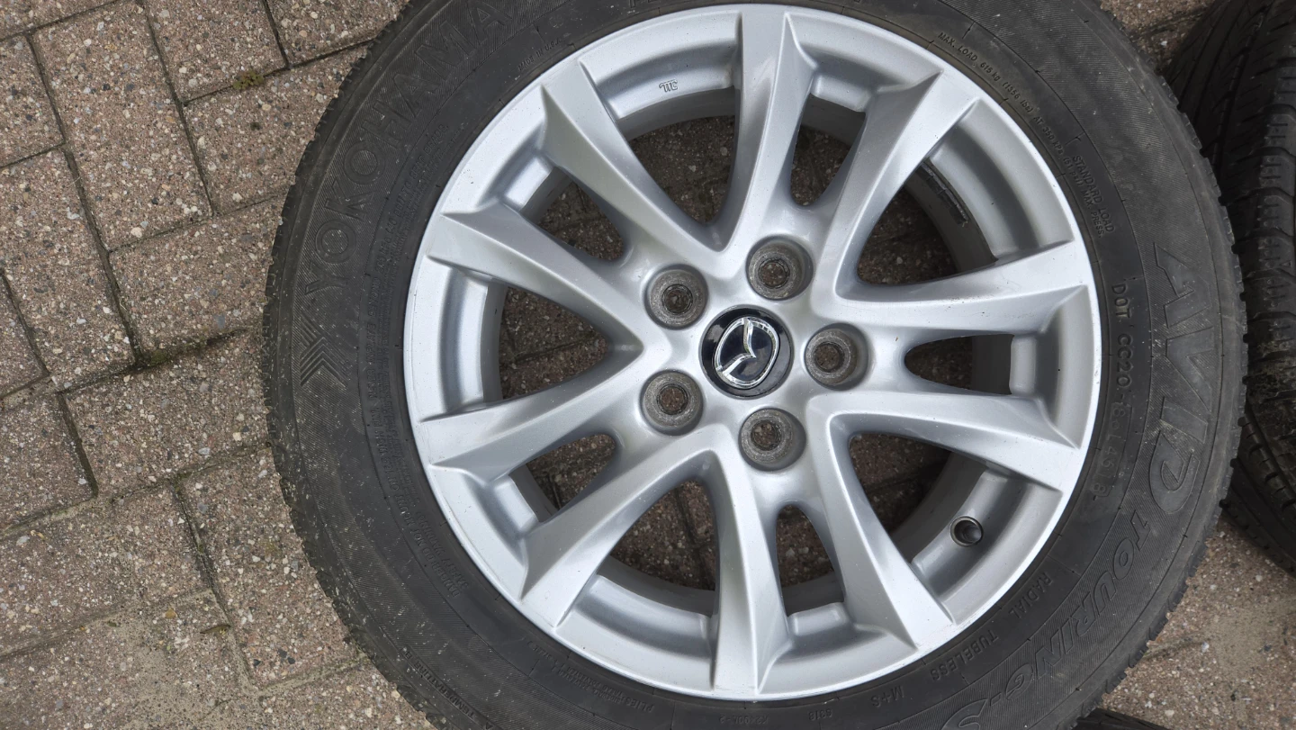 Mazda 16 Alloy Wheels 205 60R16 - photo 3