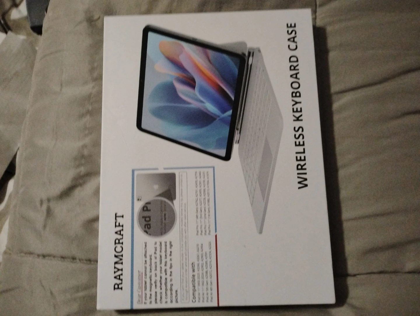 Raymcraft Wireless Keyboard Case and MoKo Screen Protectors - photo 2