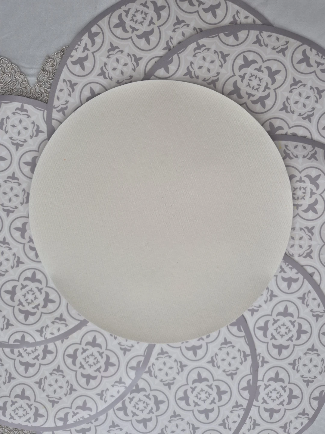 Round Placemats Set of 8 Grey Pattern - photo 4