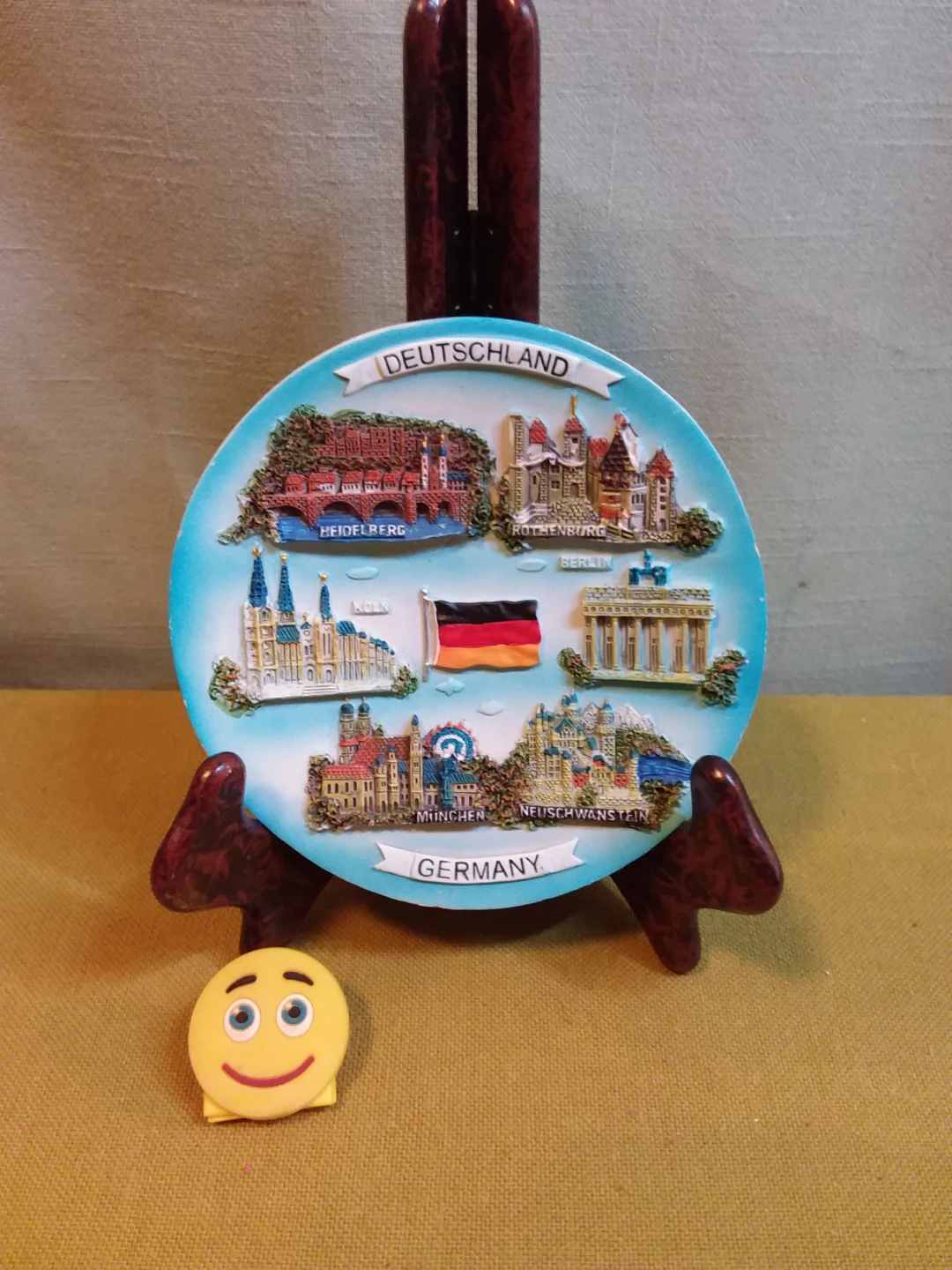 🏈 🧱 🍽️ ➡️ Decorative Germany Souvenir Plate 🧱 🍽️