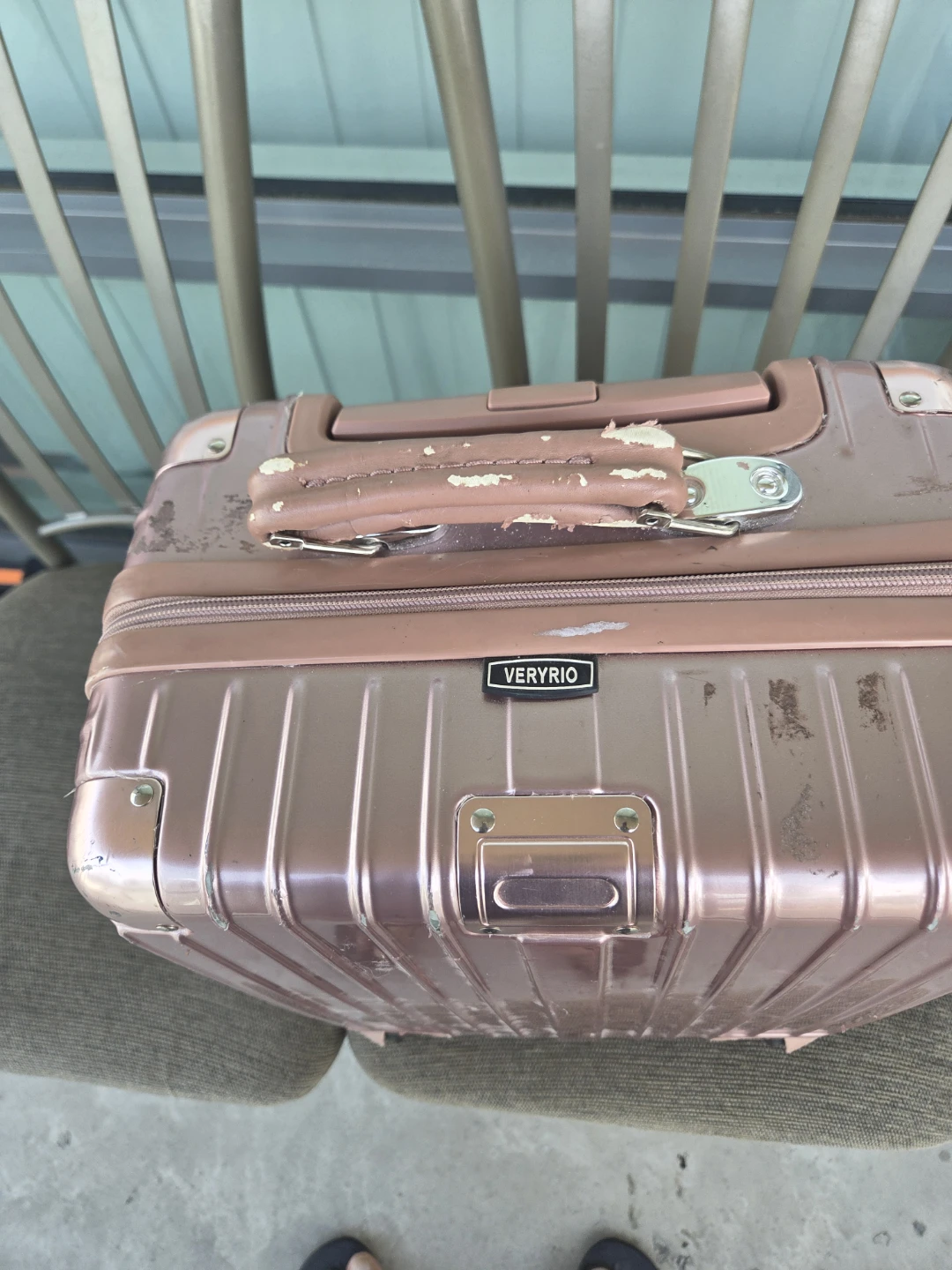 Veryrio Rose Gold Carry-on Suitcase - photo 2