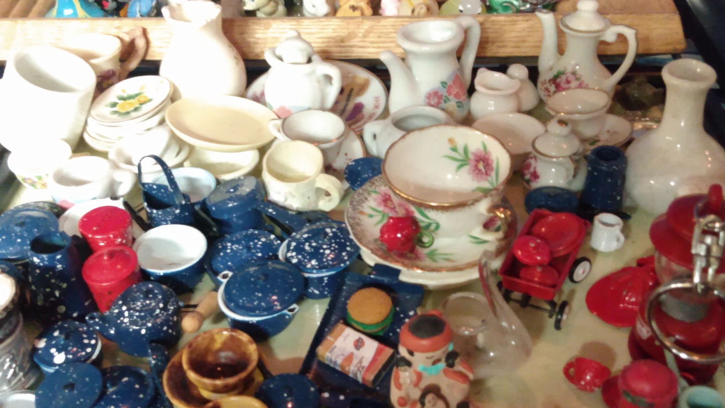 Assorted Vintage Miniature Toy Tea Set and Kitchenware