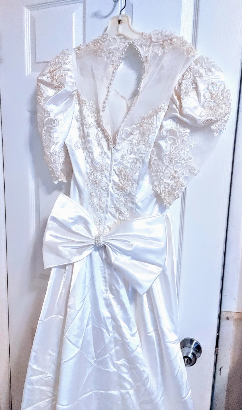 Vintage White Lace Wedding Dress