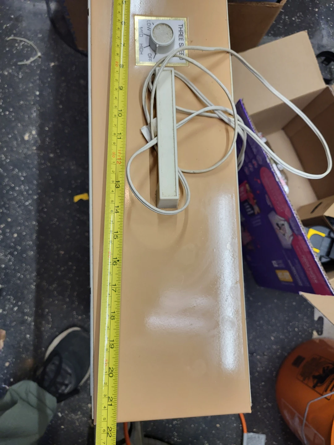 Working Beige Box Fan - photo 3