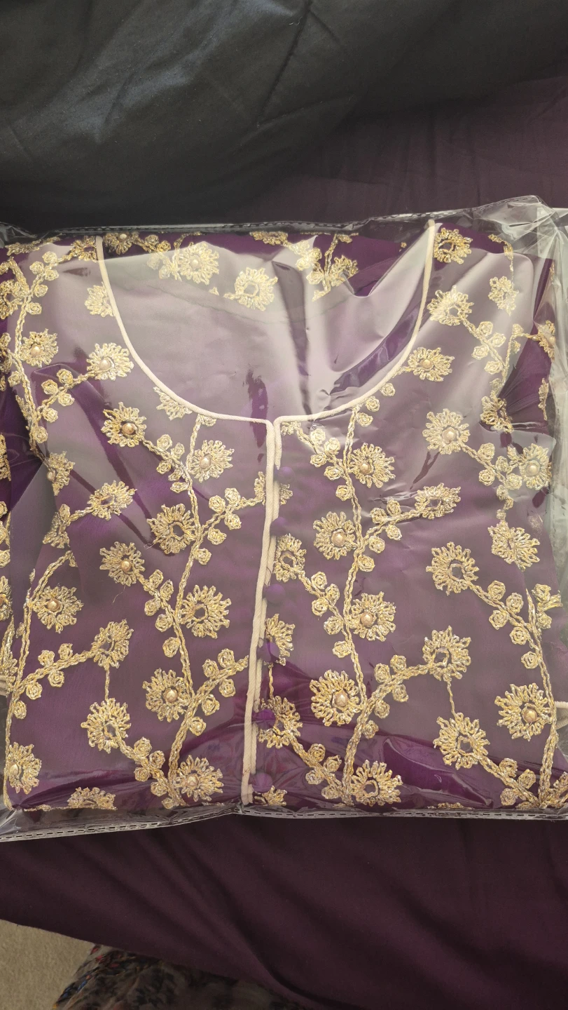 Four Embroidered Salwar Kameez Suits - photo 2