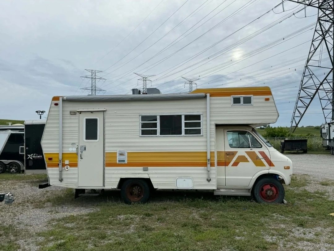 Vintg 1978 Dodge Sportsman CB300