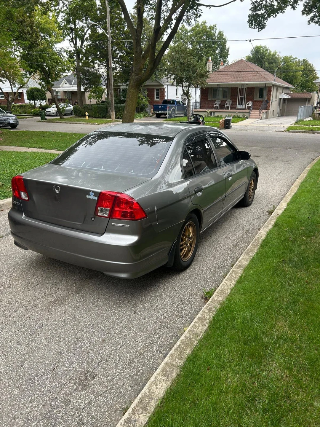 Grey Honda Civic sedan special edición