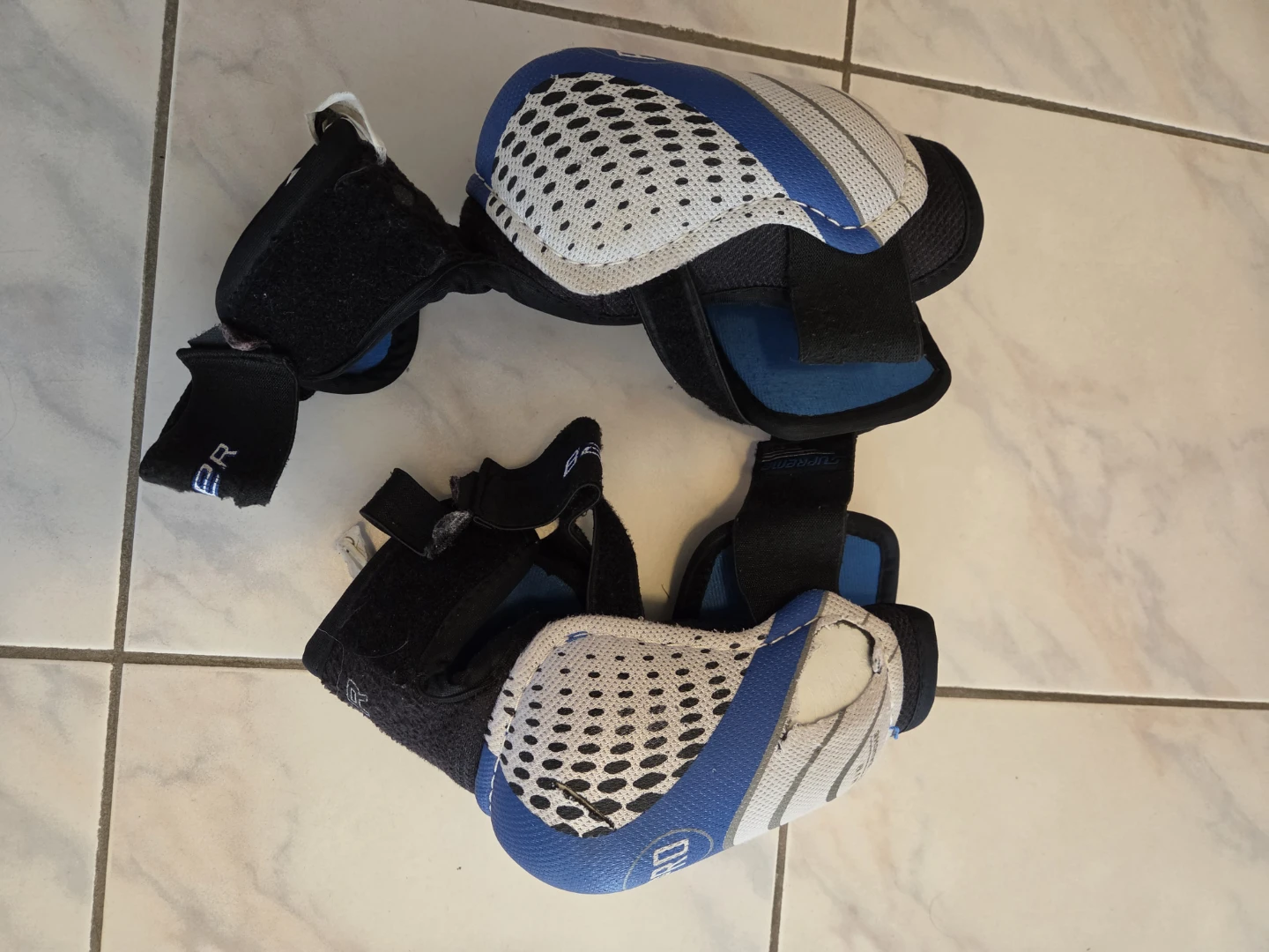 Bauer, CCM, Sherwood Hockey Protective Gear Bundle - photo 3