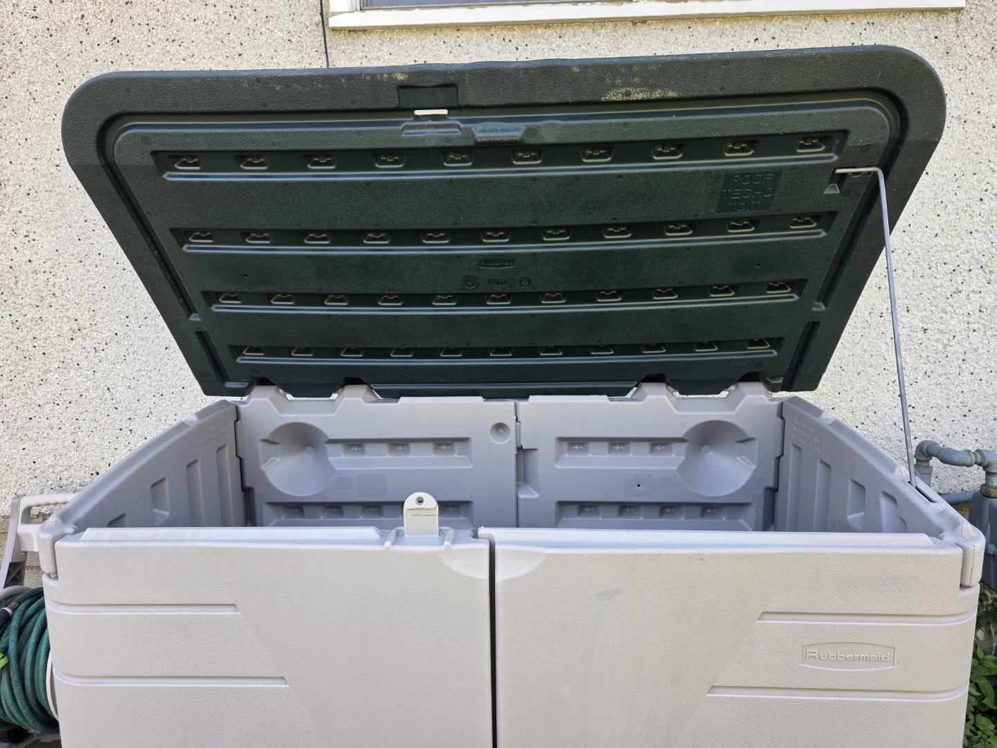 Rubbermaid Outdoor Horizontal Storage Shed - photo 4