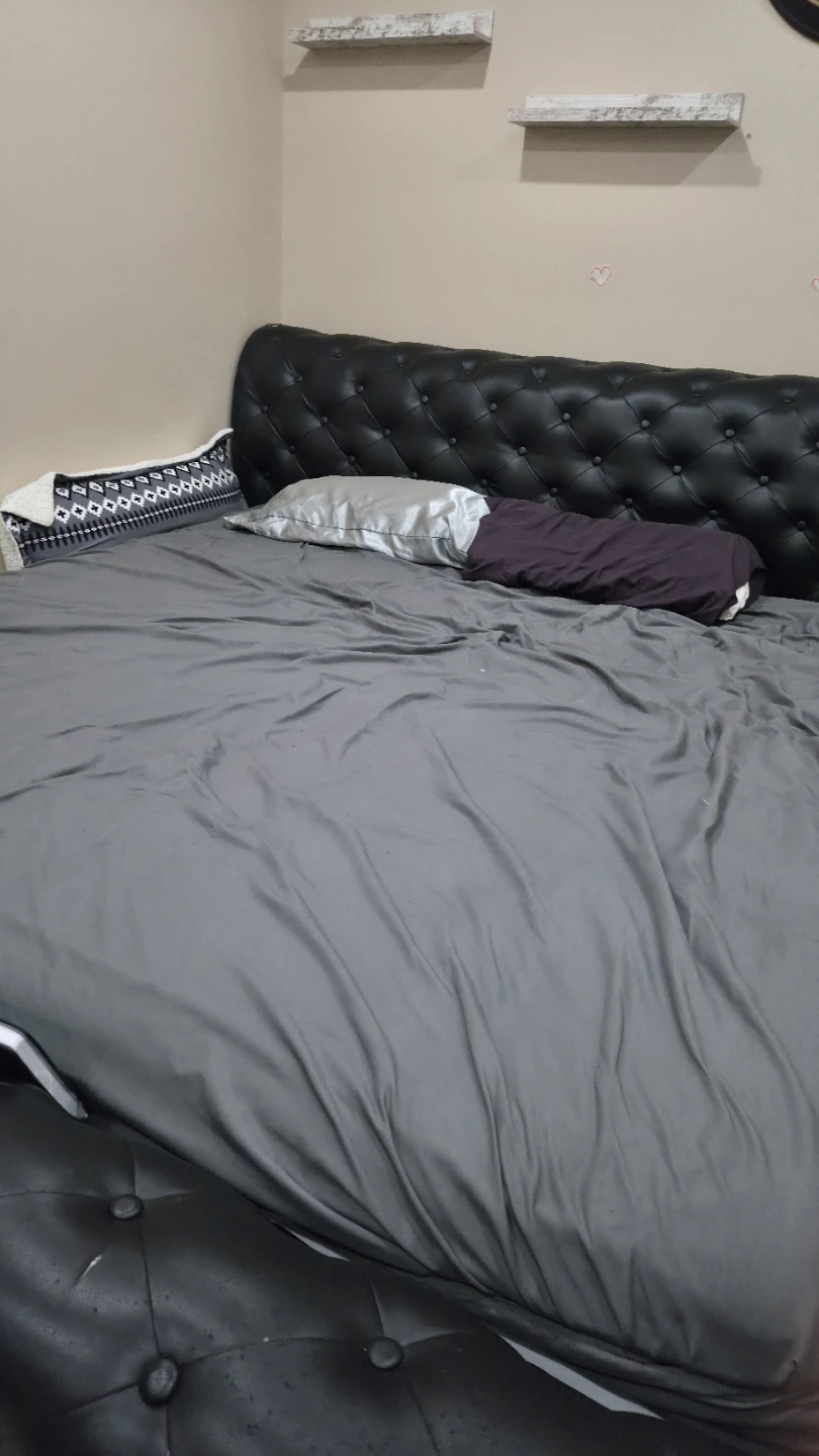 Black Tufted Upholstered King Size Bed Frame - photo 2