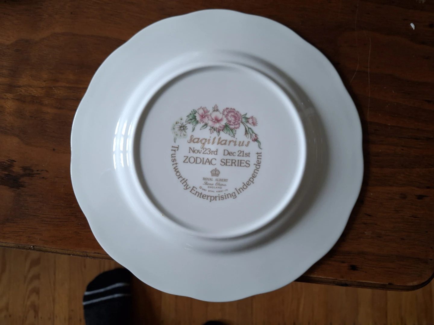 Royal Albert Sagittarius Zodiac Bone China Set - photo 3