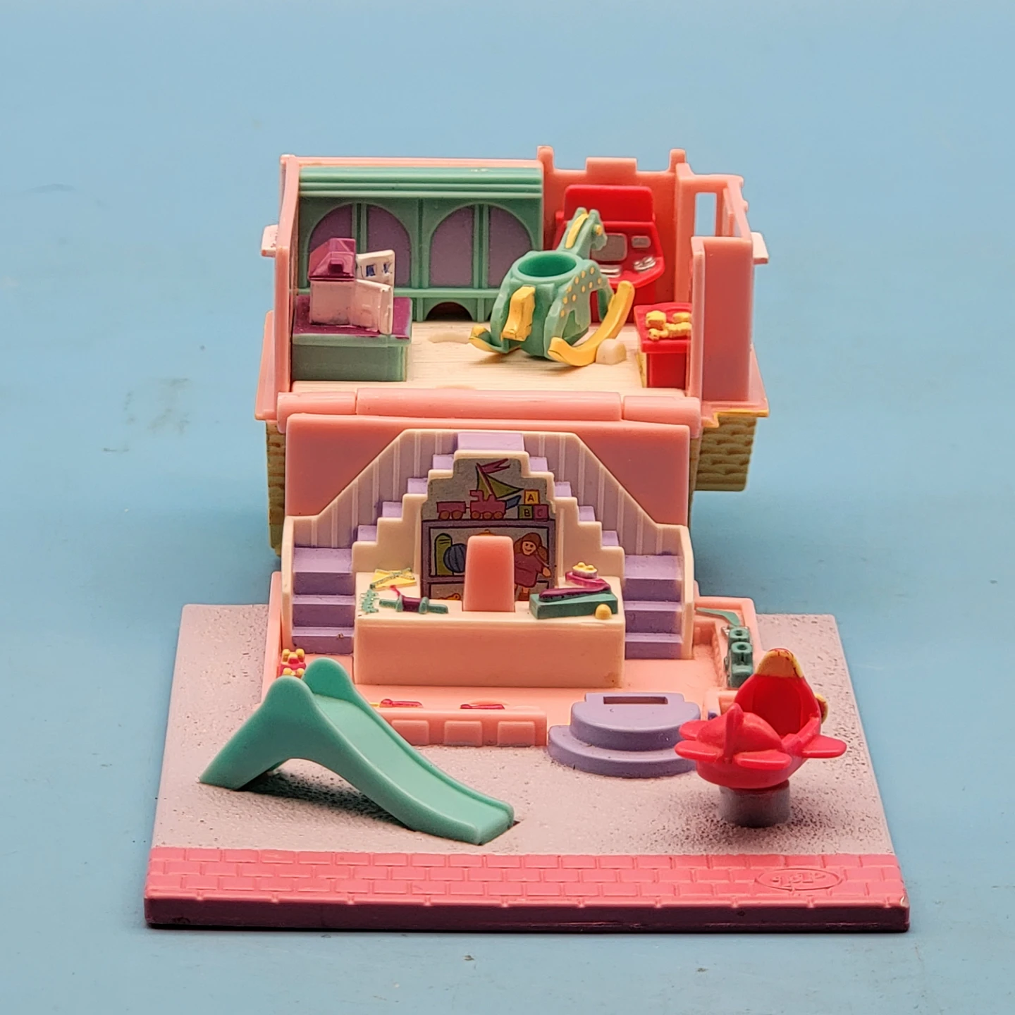 Polly Pocket (1993) Pollyville TOY SHOP PLAYSET - photo 2