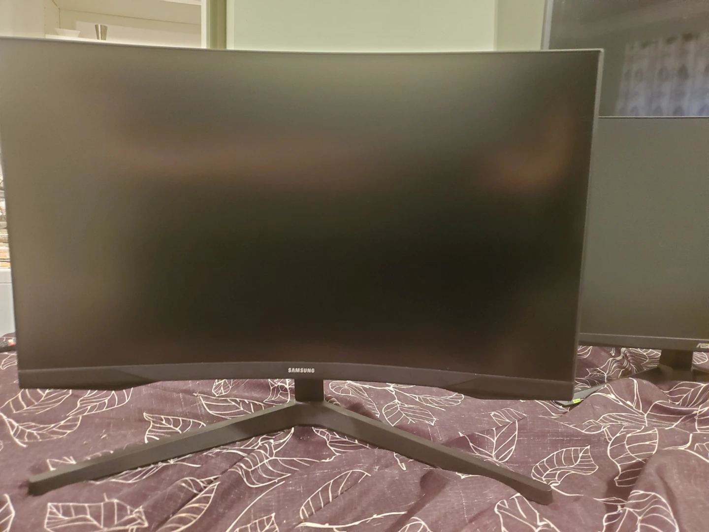 Samsung Curved Gaming Monitor 144hz 27inch