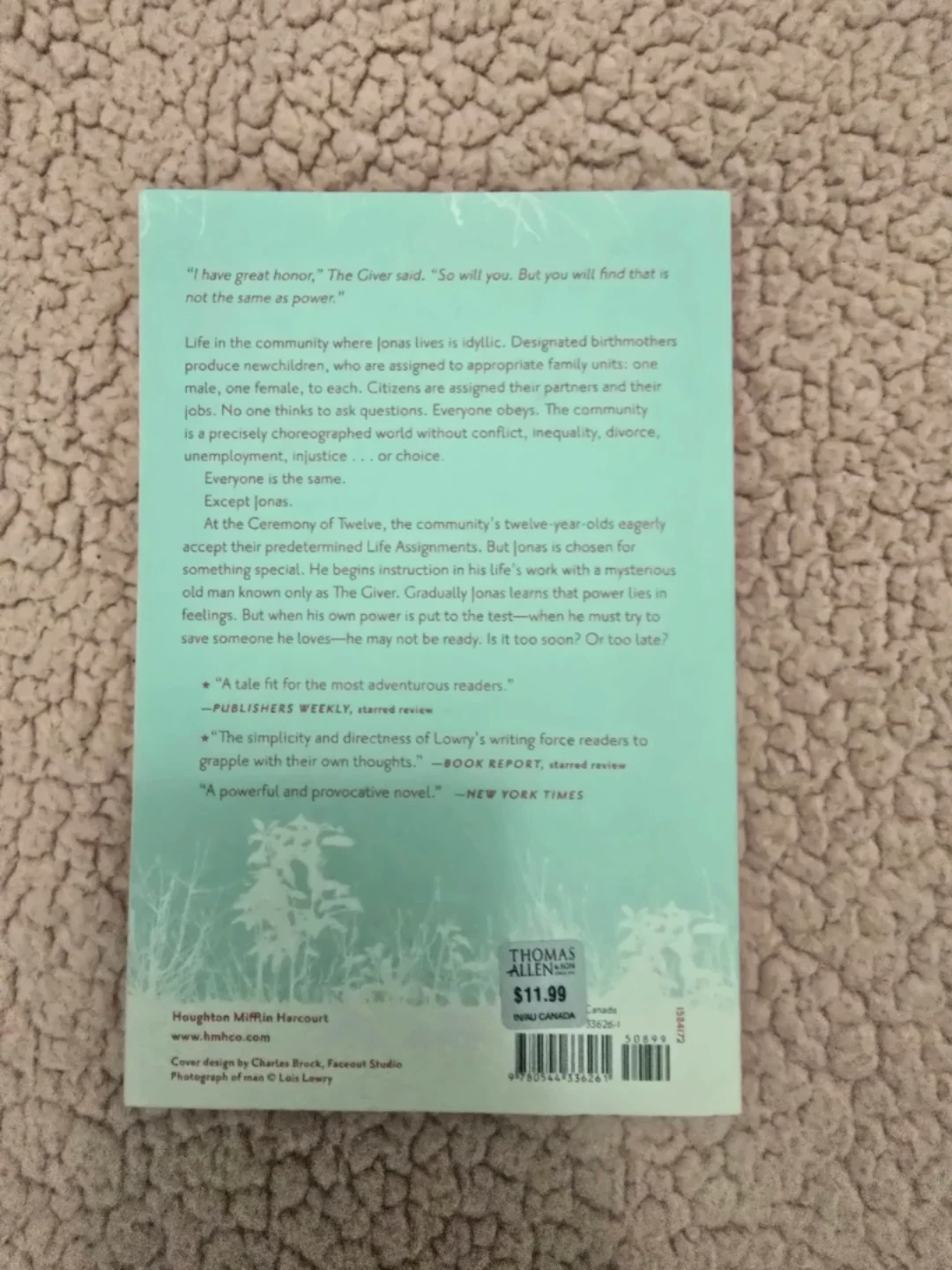 📚 The Giver by Lois Lowry - photo 2