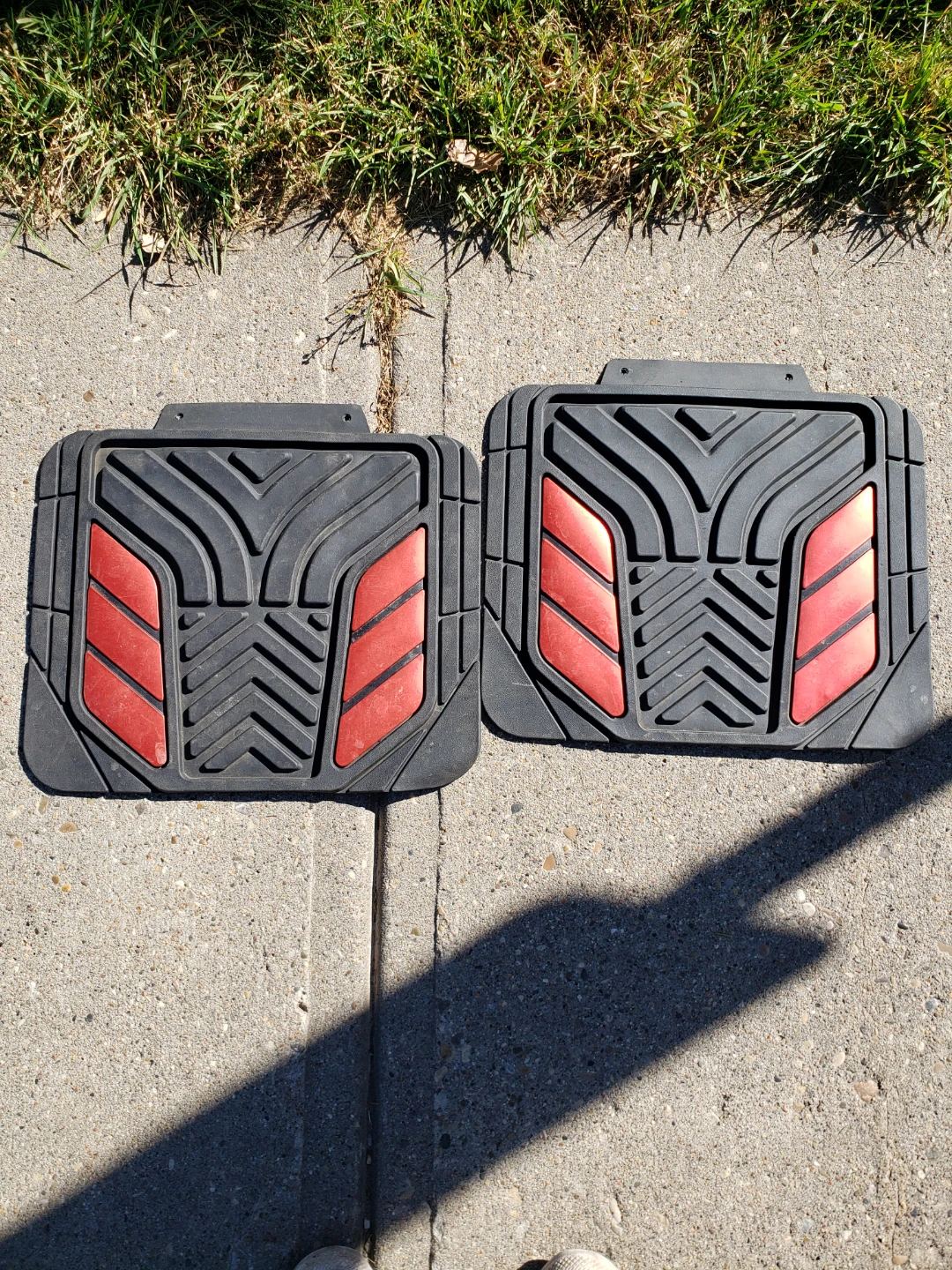 Black and Red Rubber Rear Car Floor Mats (Set of 2)