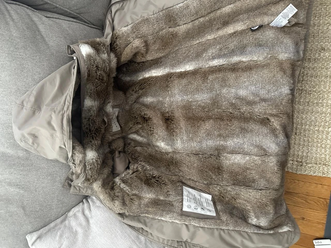 Babaton fur Parka Jacket size S - photo 4