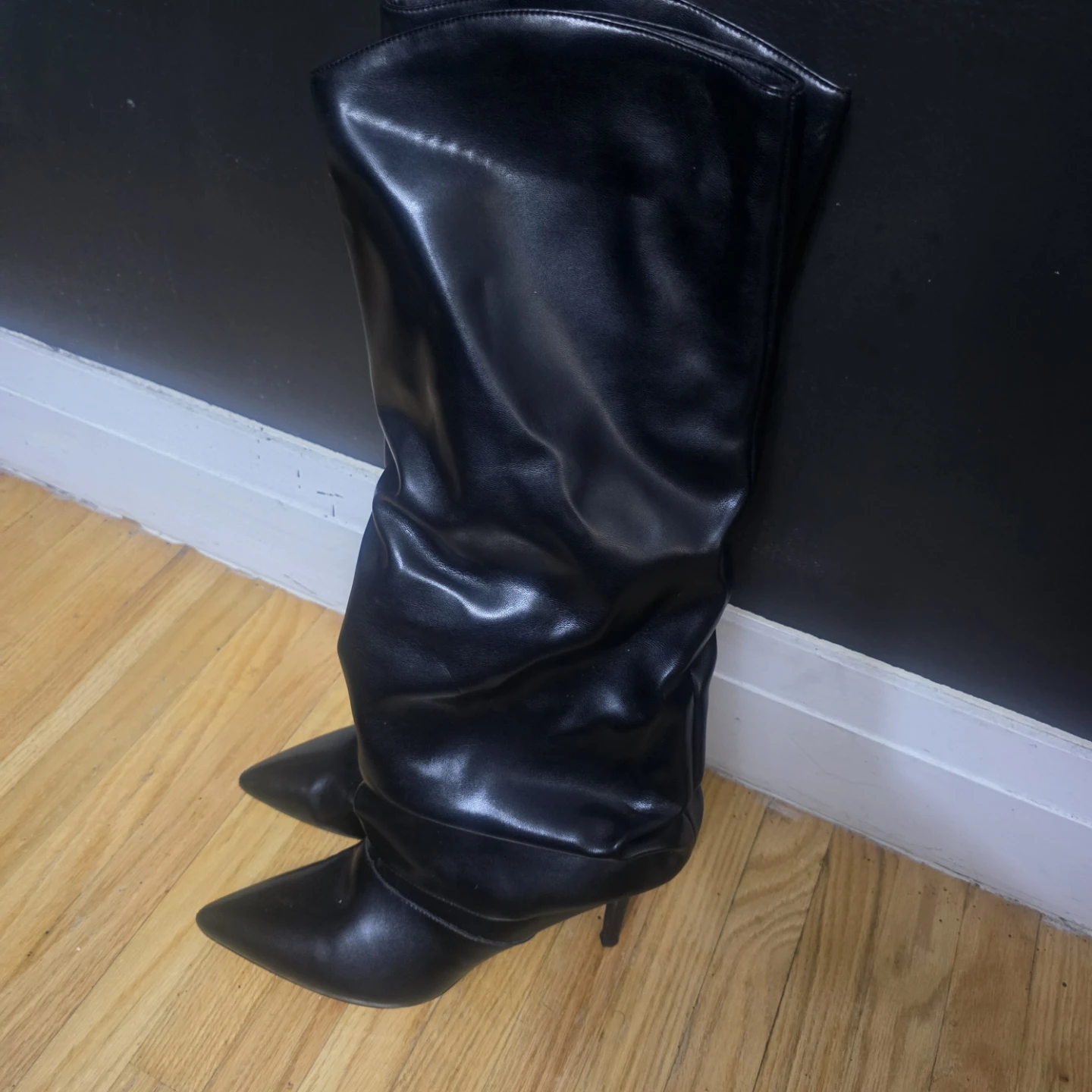 Black Heeled Boots - photo 2