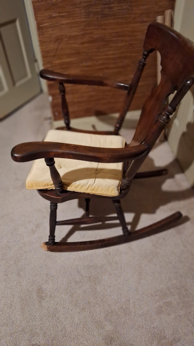 Vintage Wooden Rocking Chair - photo 2