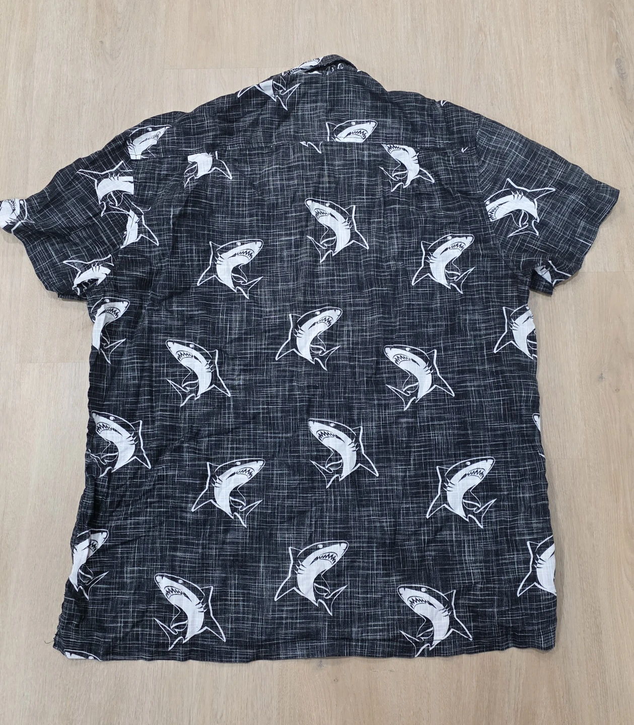 Resort Shirt Mens XL Shark Print Button-Up - photo 2