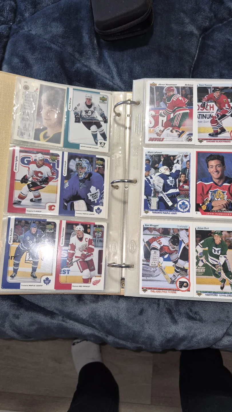 Assorted Hockey Cards( around 300 cards) - photo 2