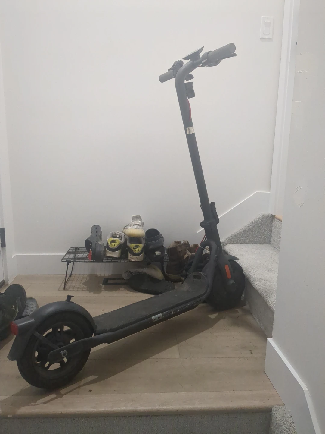 Navee v25 scooter,