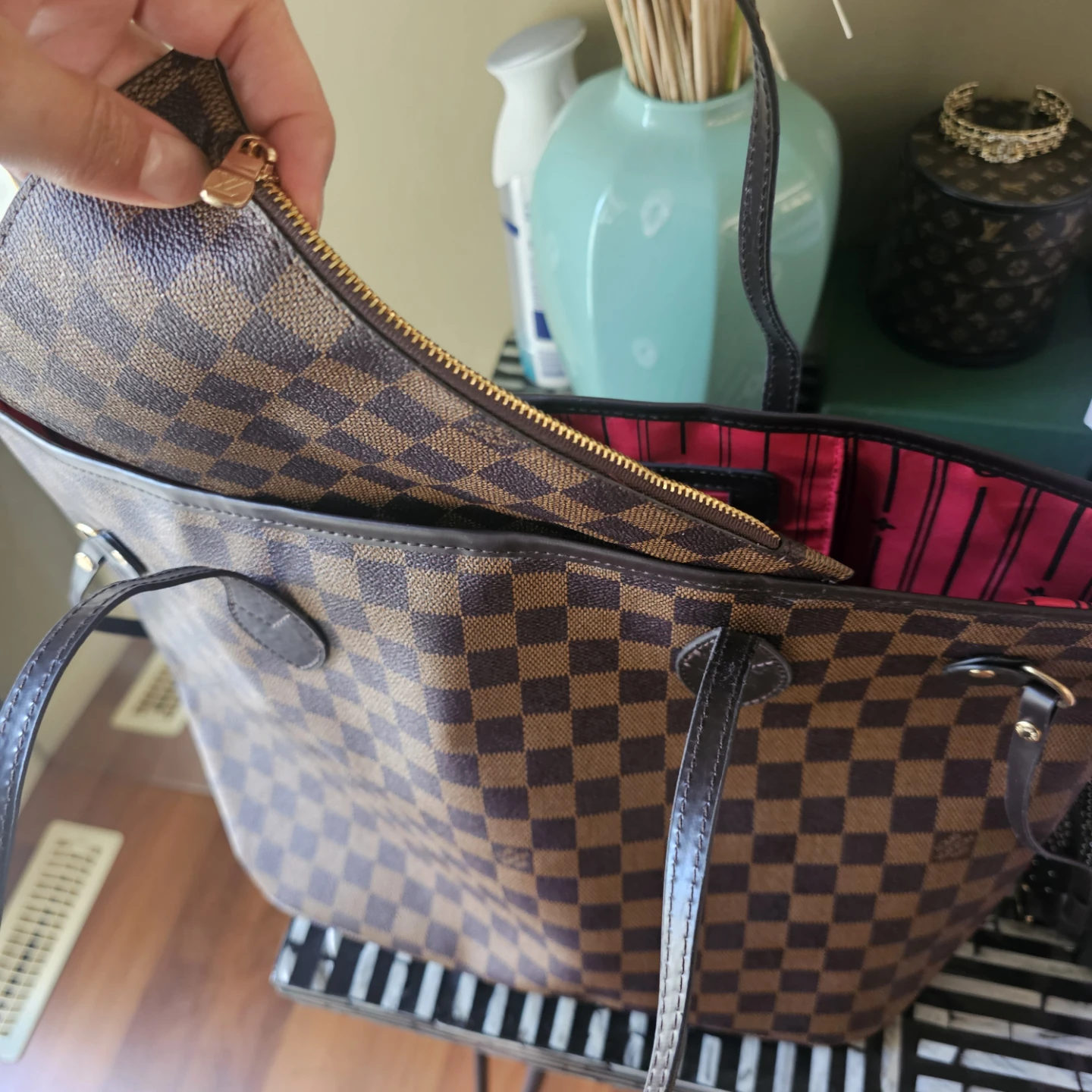 Louis Vuitton Damier Ebene Tote Bag - photo 2