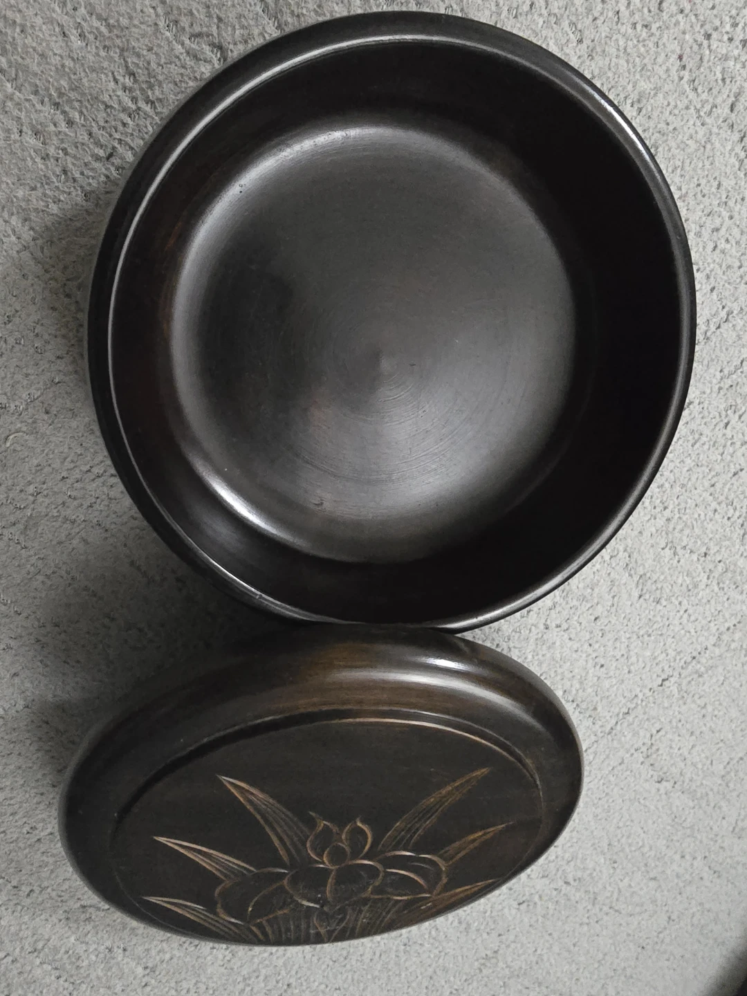 Wooden round storage box with floral carving - photo 2