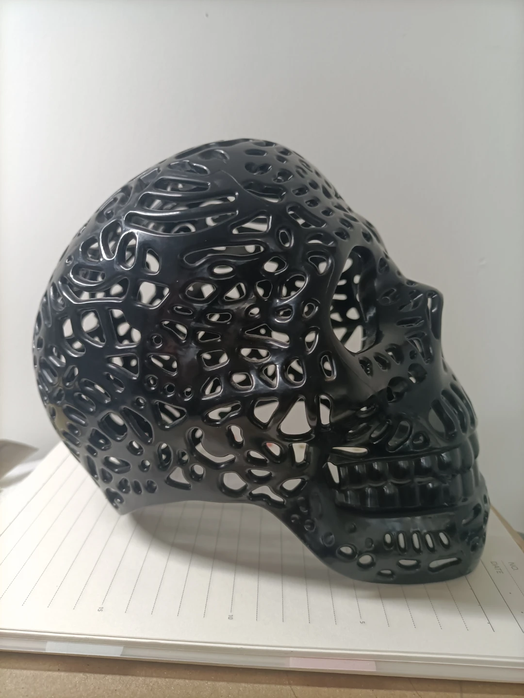Black Skull Decorative Piece 🏈 - photo 2