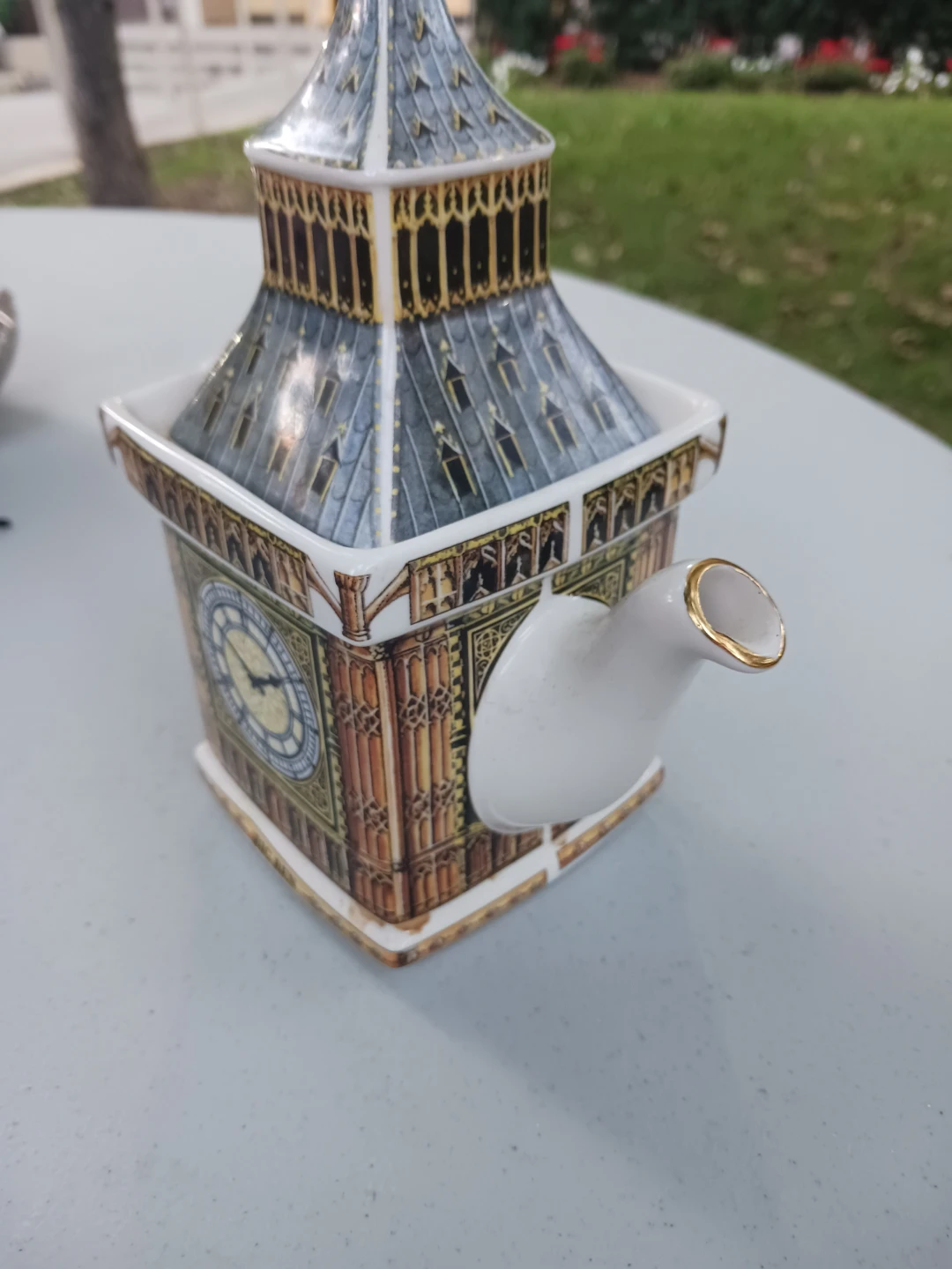 Big Ben collectible teapot - photo 2