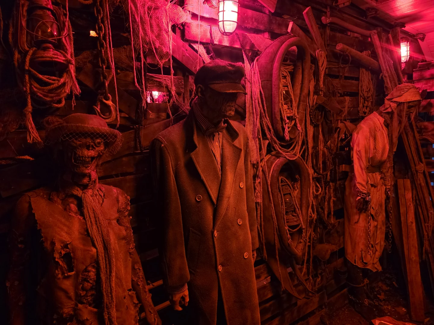 Looking for halloween props! - photo 3