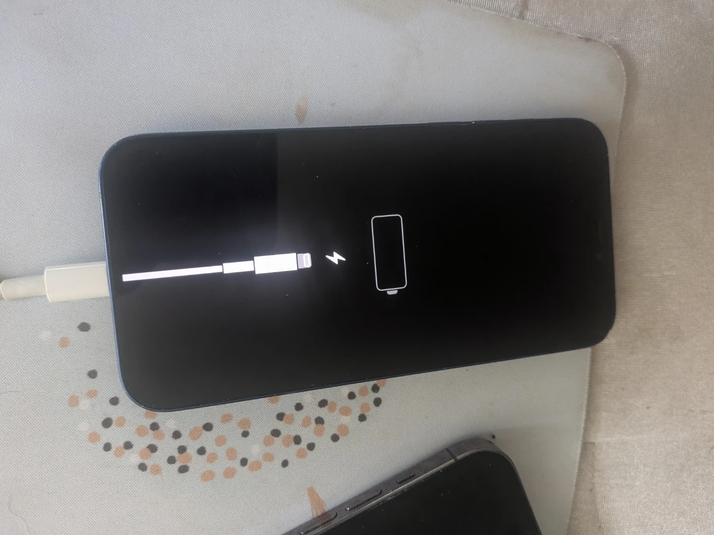 Apple iPhone 14 Pro and iPhone 12 Locked