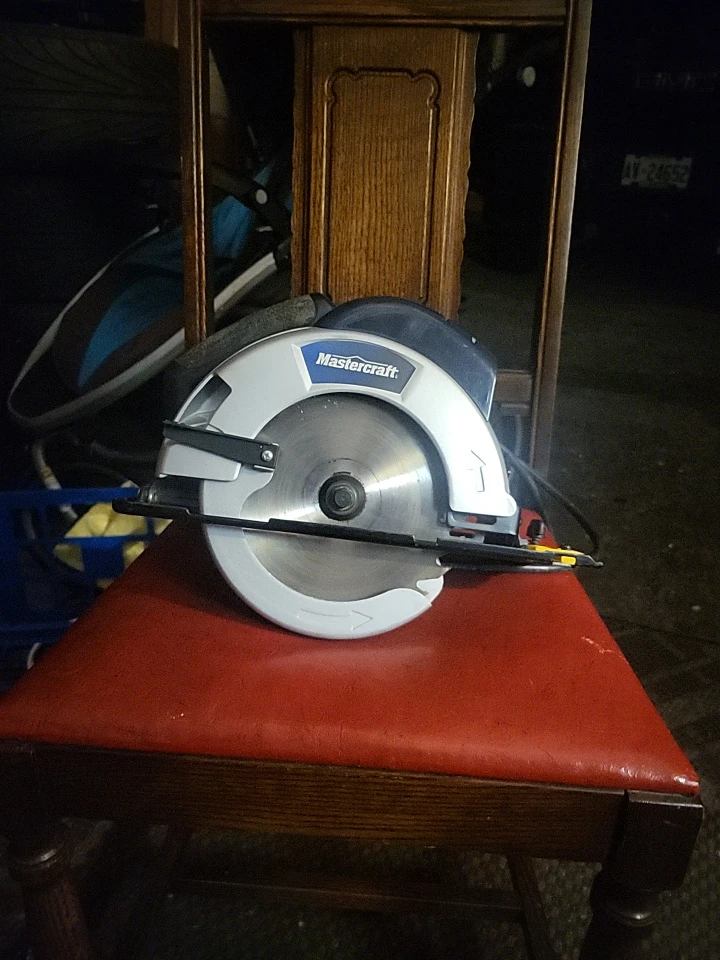 Mastercraft 7 1/4" Circular Saw with Laser Line - photo 2