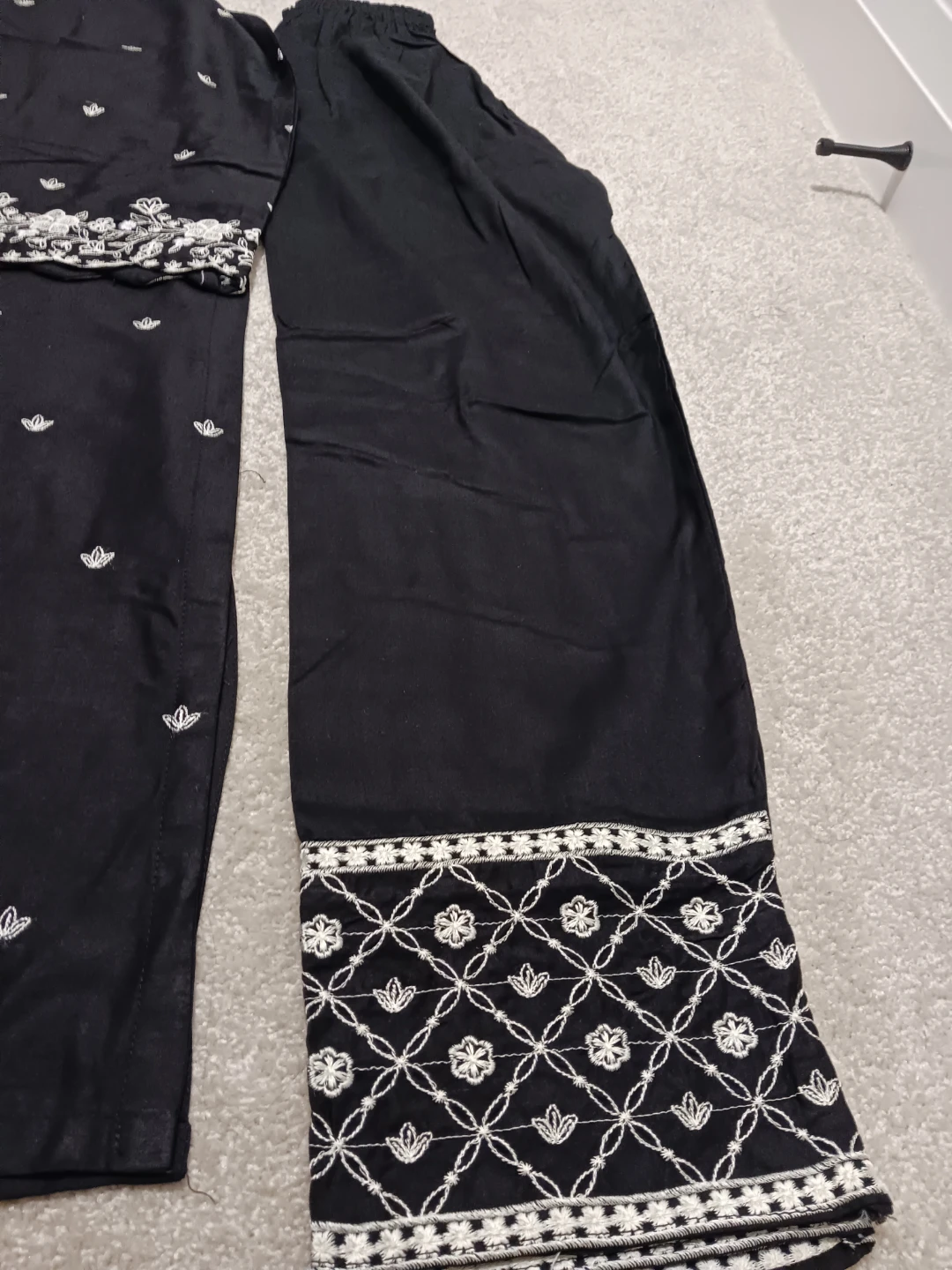 Black Embroidered Kurta and Pant Set - photo 3