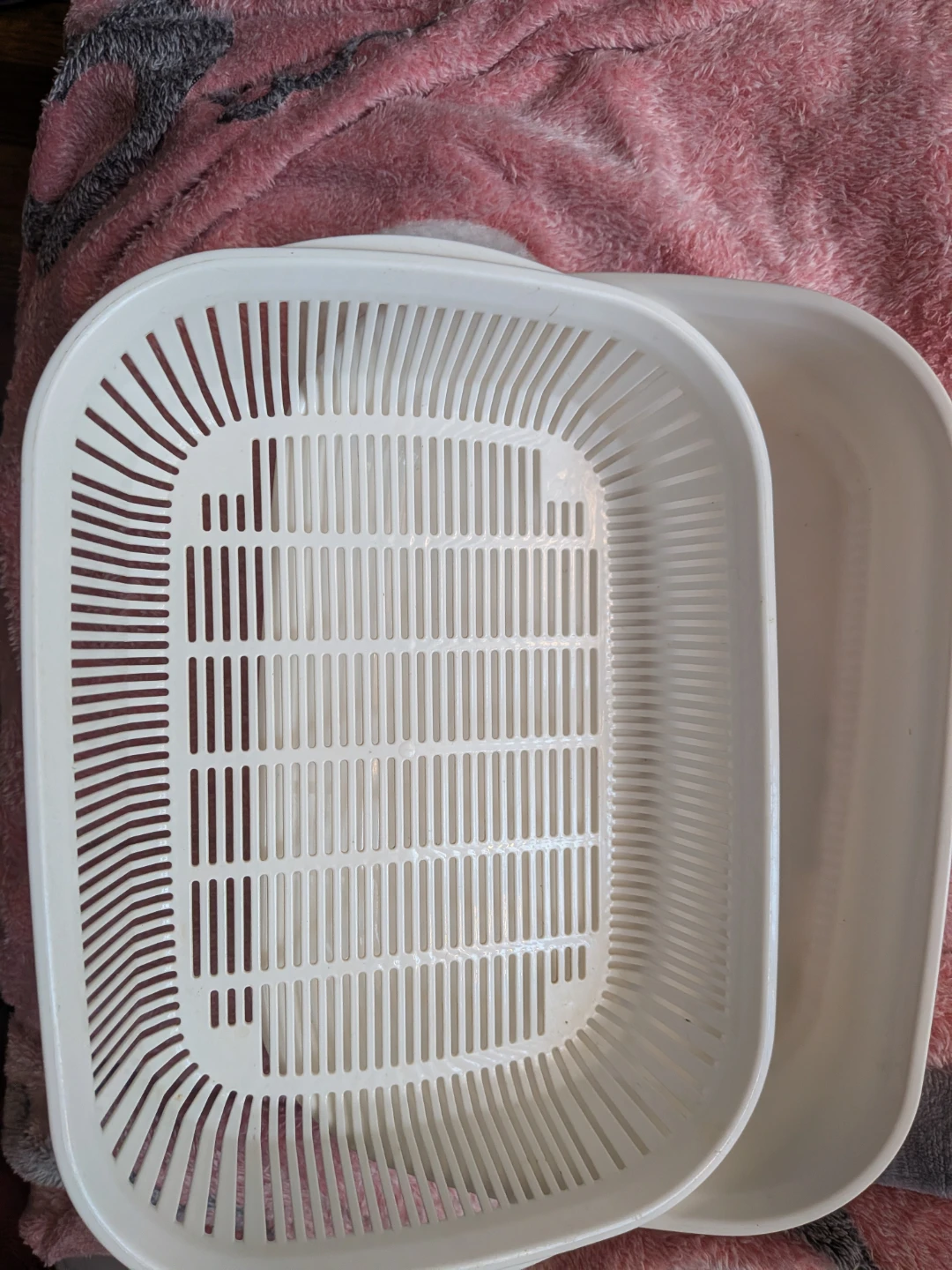 White Plastic Drainer and Basin Set